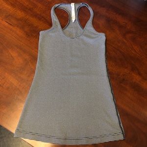 Lululemon sports tank top size 4